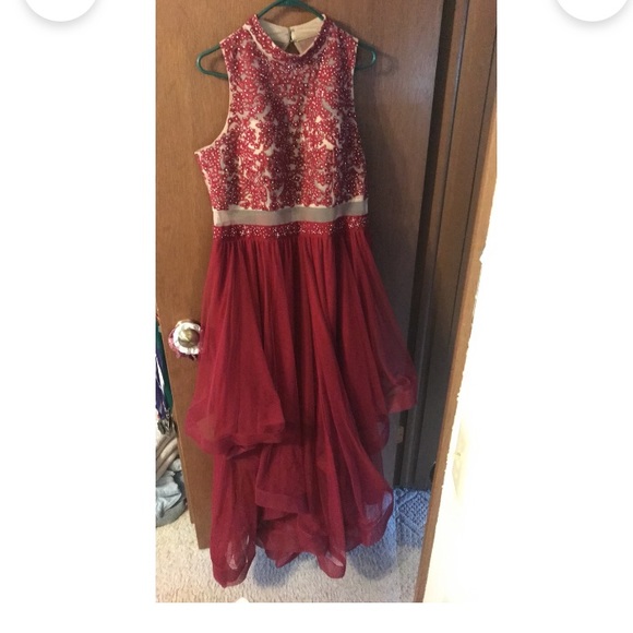 Red Prom/Snowball Dress - Picture 1 of 3